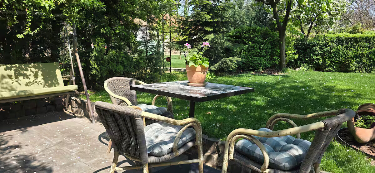 Zona de relaxare in gradina